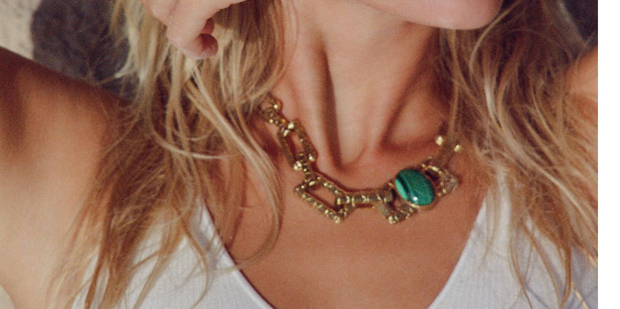 LA TORQUE : LE RAS DE COU GLAMOUR